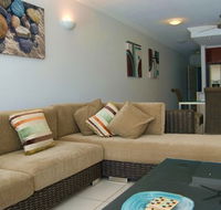 Waters Edge Apartments Cairns - Goulburn Accommodation