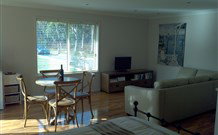 Elm Tree Cottage - Goulburn Accommodation 2