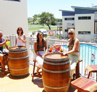 Emu's Beach Resort - Goulburn Accommodation