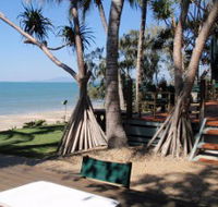 Beachfront Zilzie Holiday Home and Cottage - Goulburn Accommodation