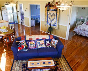 Milford Country Cottages - Goulburn Accommodation 2