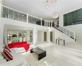 Riviera Waters At Vogue Holiday Homes - Goulburn Accommodation 1