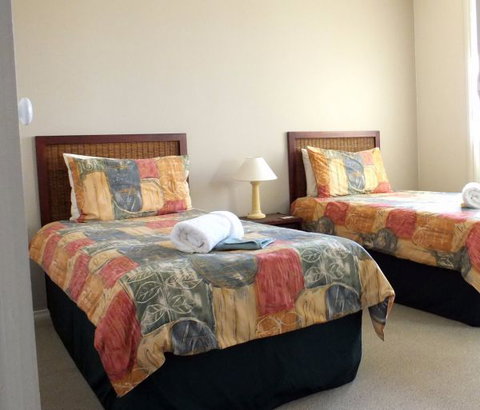 Captain's Quarters Bermagui - Goulburn Accommodation 6