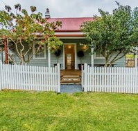 Hindmarsh Park Holiday Cottage - Goulburn Accommodation