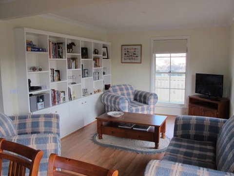 Riverbend Cottage - Goulburn Accommodation 2