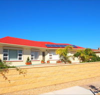 Christies Cottage for holidays and relocations. - Goulburn Accommodation