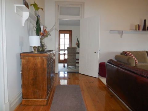 Book Keepers Cottage Waikerie - Goulburn Accommodation 4