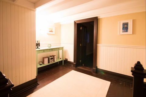 Lakeside Chapel Meningie - Goulburn Accommodation 7