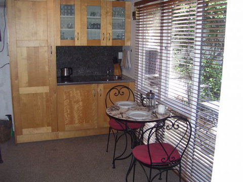 Garden Studio Unit - Goulburn Accommodation 1