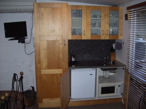 Garden Studio Unit - Goulburn Accommodation 2