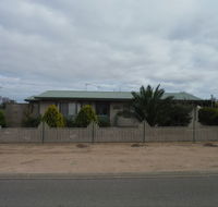 Shore is Nice - Goulburn Accommodation