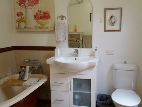 Must Love Dogs B&B And Self-Contained Cottage - Goulburn Accommodation 5