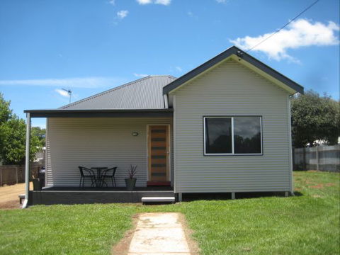 Sapphire Cottage - Goulburn Accommodation 0