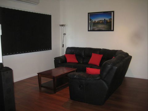 Sapphire Cottage - Goulburn Accommodation 4