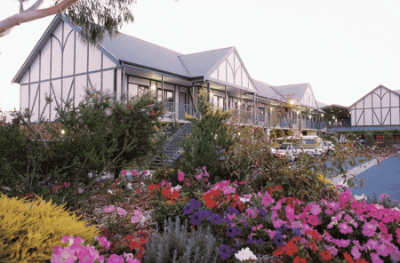 Country Comfort Adelaide Manor - Goulburn Accommodation