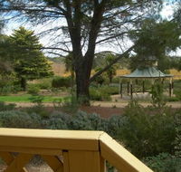 Lyndoch Hill Retreat - Goulburn Accommodation