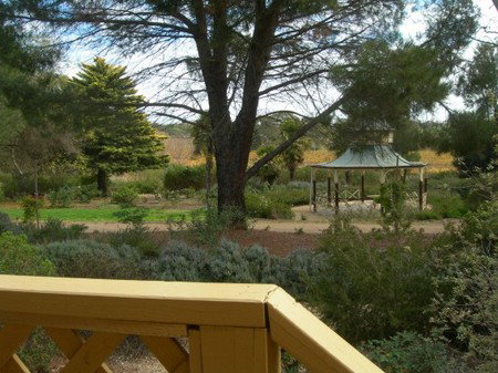 Lyndoch Hill Retreat - Goulburn Accommodation 3