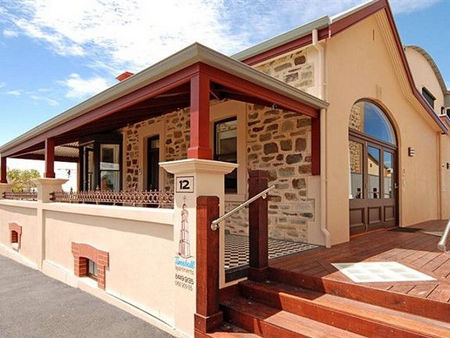Timeball Apartments - Goulburn Accommodation 0