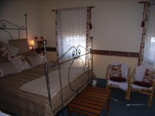All Saints And Sinners Colonial B&B - Goulburn Accommodation 4