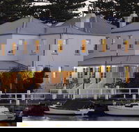 Oscars Waterfront Boutique Hotel - Goulburn Accommodation