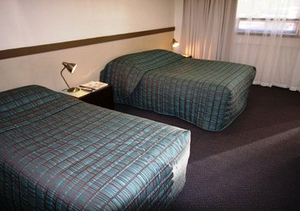 Highlander Hotel Bar Kitchen Rooftop - Goulburn Accommodation 3