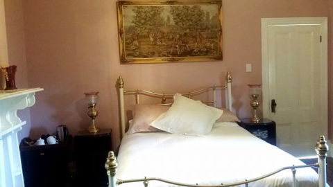 Angas Plains Estate Wines Heritage Suite - Goulburn Accommodation 1