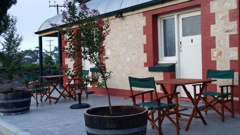 Angas Plains Estate Wines Heritage Suite - Goulburn Accommodation 2