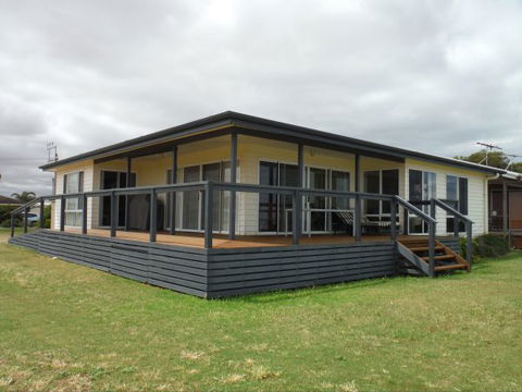Sea Escape - Goulburn Accommodation 3