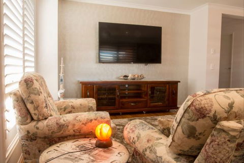 Sea Escape - Goulburn Accommodation 6