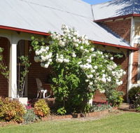 Strayleaves Elegant Accommodation - Goulburn Accommodation