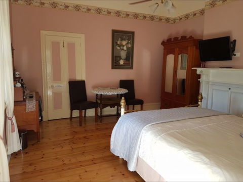 Angas Plains Wines Suites - Goulburn Accommodation 1