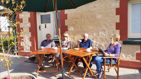Angas Plains Wines Suites - Goulburn Accommodation 5