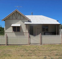 Ellison's Holiday Home - Goulburn Accommodation