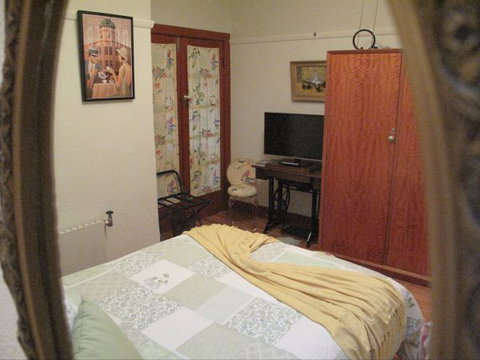B&B Wodonga - Art Deco Accommodation - Goulburn Accommodation 4