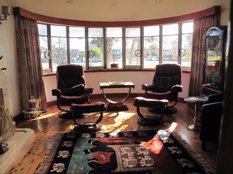 B&B Wodonga - Art Deco Accommodation - Goulburn Accommodation 5