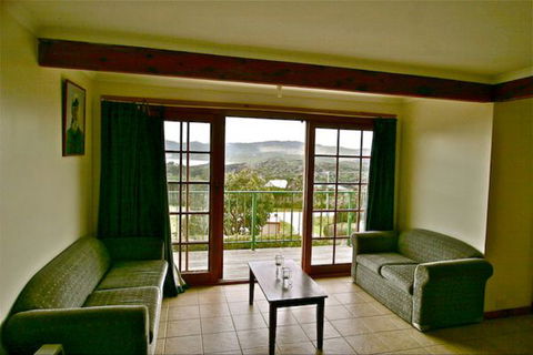 Bay View House - Goulburn Accommodation 3