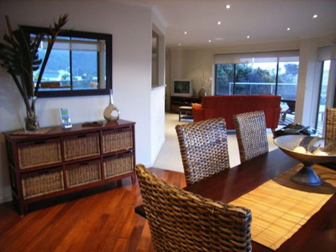 C-Deck Beach House Apartment - Goulburn Accommodation 0