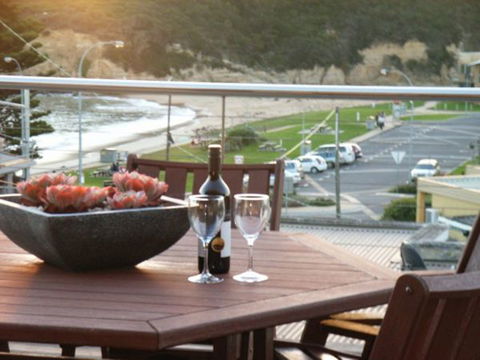 C-Deck Beach House Apartment - Goulburn Accommodation 6