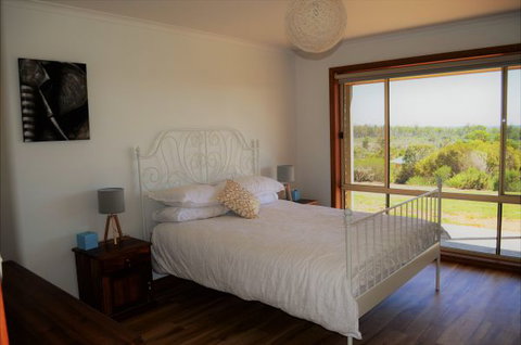 Coongalena View - Goulburn Accommodation 6
