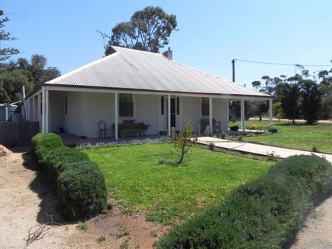 Great Grandpa Henry Retreat - Goulburn Accommodation 0