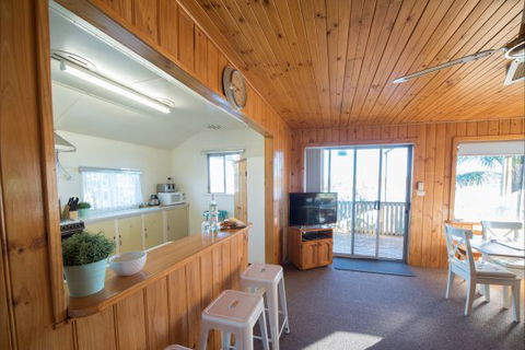 Mundic Waterfront Cottages - Goulburn Accommodation 4