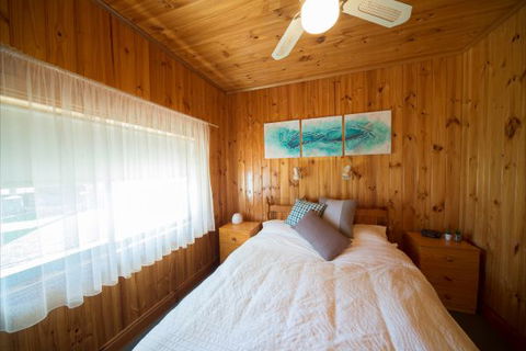 Mundic Waterfront Cottages - Goulburn Accommodation 7