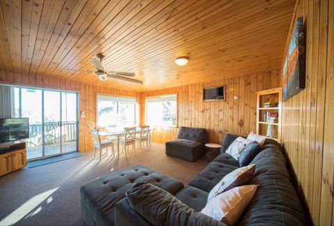 Mundic Waterfront Cottages - Goulburn Accommodation 8