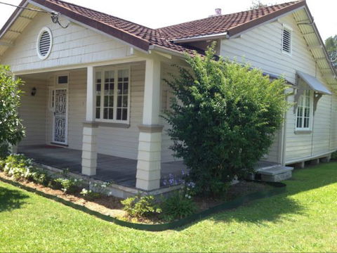Paterson House - Goulburn Accommodation 0