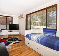 Sandy Toes Beach House - Goulburn Accommodation