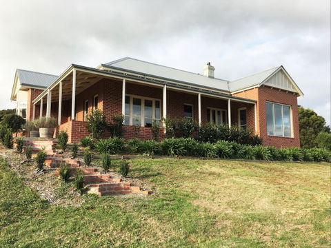 Shearer's Hill - Luxury Farm Stay - Goulburn Accommodation 0