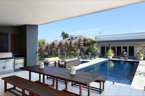 Sundara Beach House - Goulburn Accommodation 0