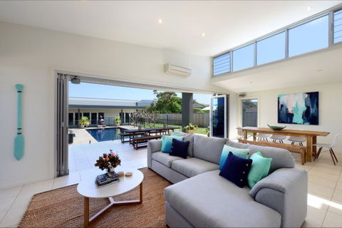 Sundara Beach House - Goulburn Accommodation 2