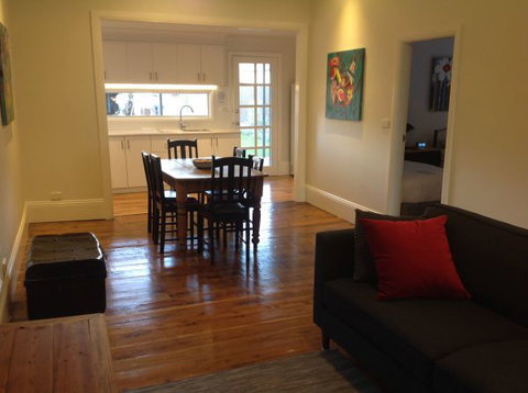 Thelma's Temora - Goulburn Accommodation 7