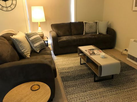 Townhouse On Deas - Goulburn Accommodation 2